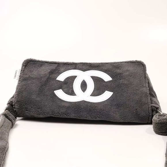 Authentic Chanel Precision crossbody . Brand New in a package - Picture 4 of 10